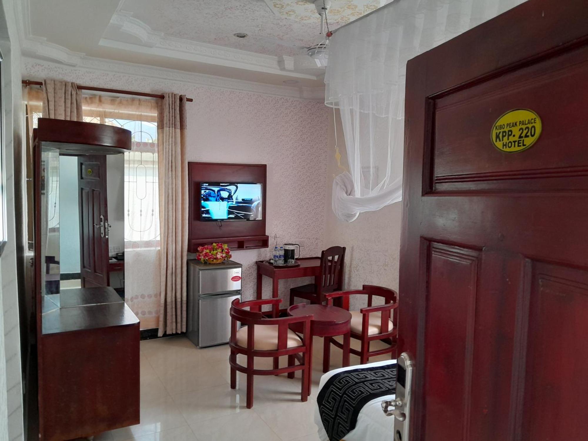 Kibo Peak Palace Hotel Morogoro 外观 照片